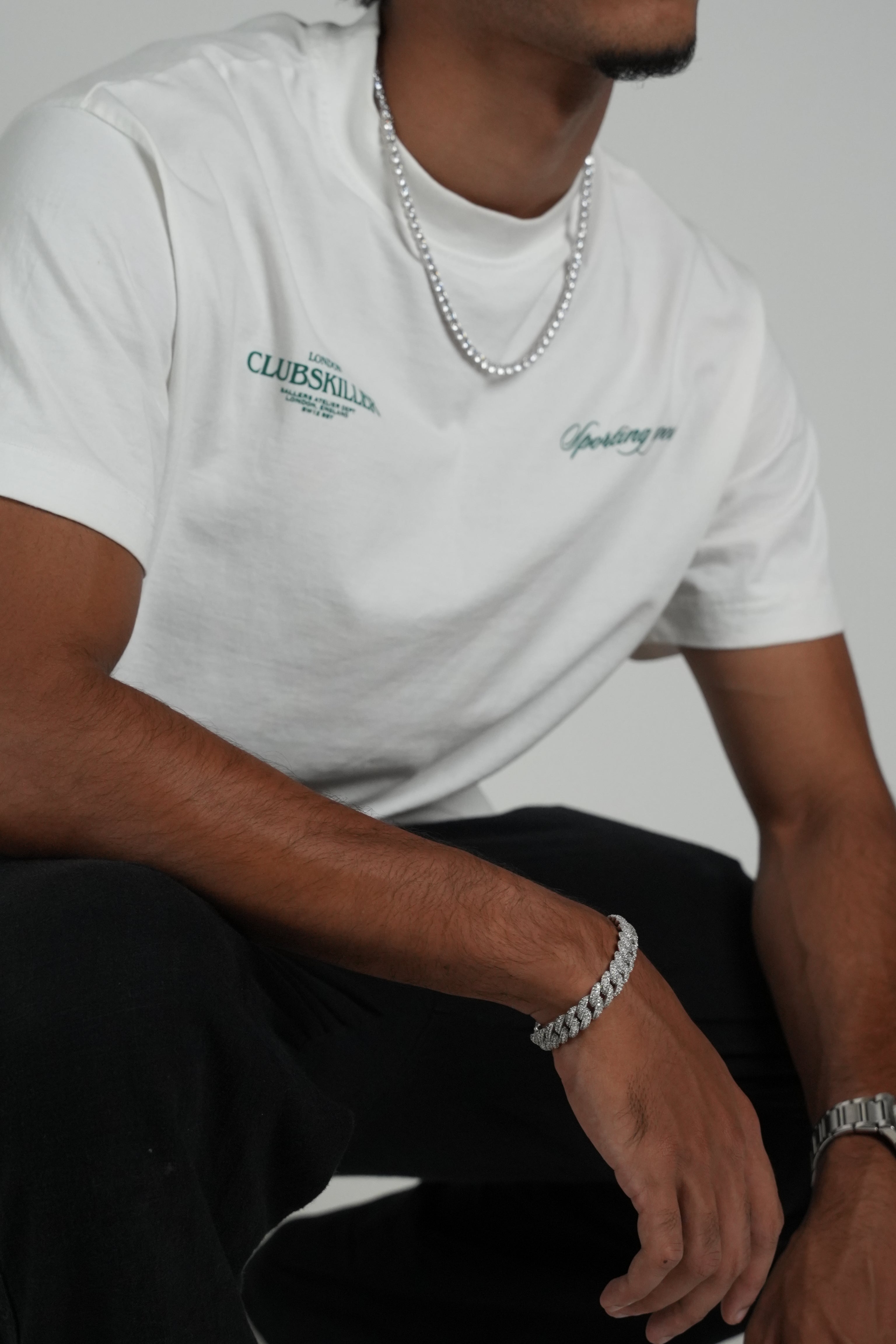 WHITE ESSENTIAL CLUB SKILLER T-SHIRT